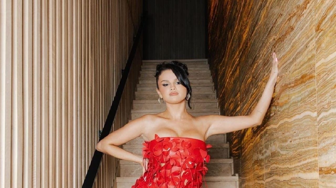 Após celebrar solteirice em música inédita, Selena Gomez fala sobre a vida amorosa