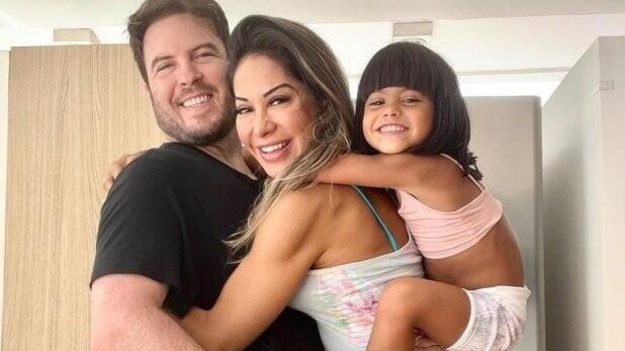 Maíra Cardi rebate boatos de que estaria grávida
