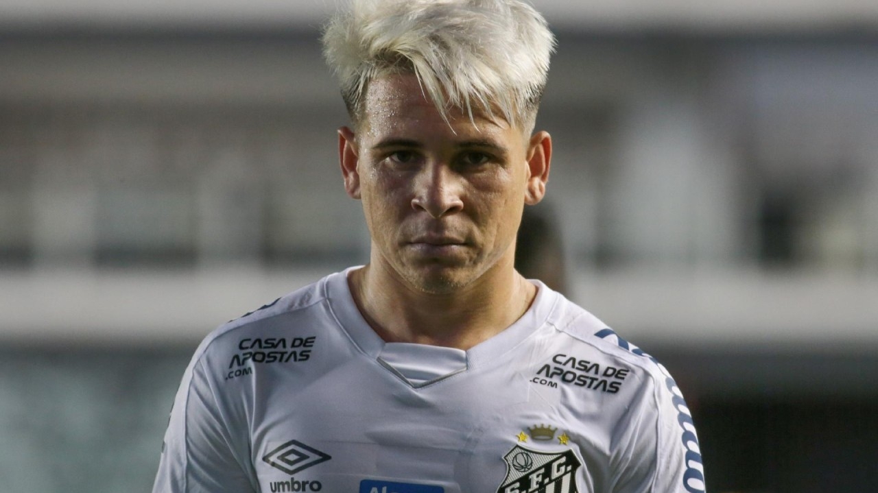 Soteldo é criticado por Diego Aguirre e João Paulo após expulsão