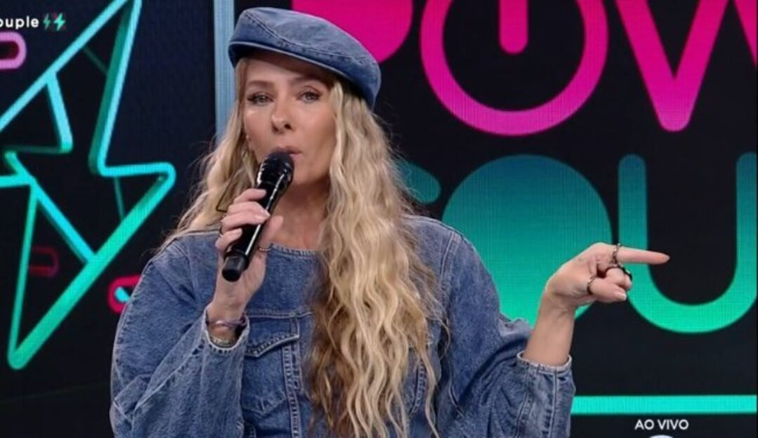 Power Couple: Adriane Galisteu adere ao movimento “/Free Britney”/