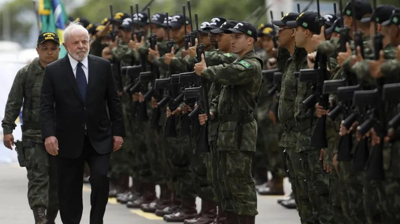 Integrantes das Forças Armadas pedem amplicação de espaço no desfile de 7 de setembro