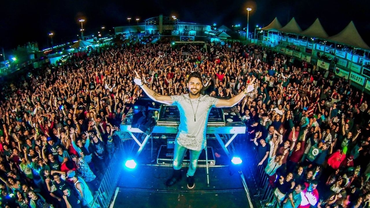 DJ André Olly ganha os palcos do estado do Paraná