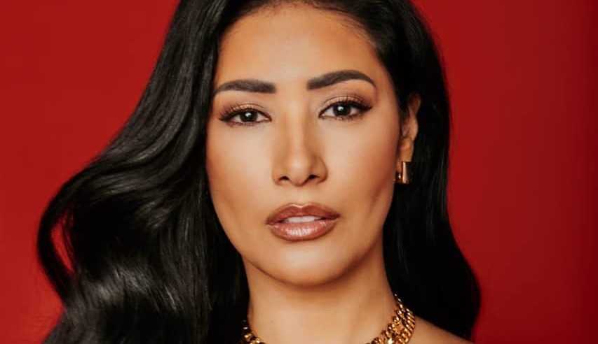 Simaria recebe presente de Kim Kardashian no mês de seu aniversário