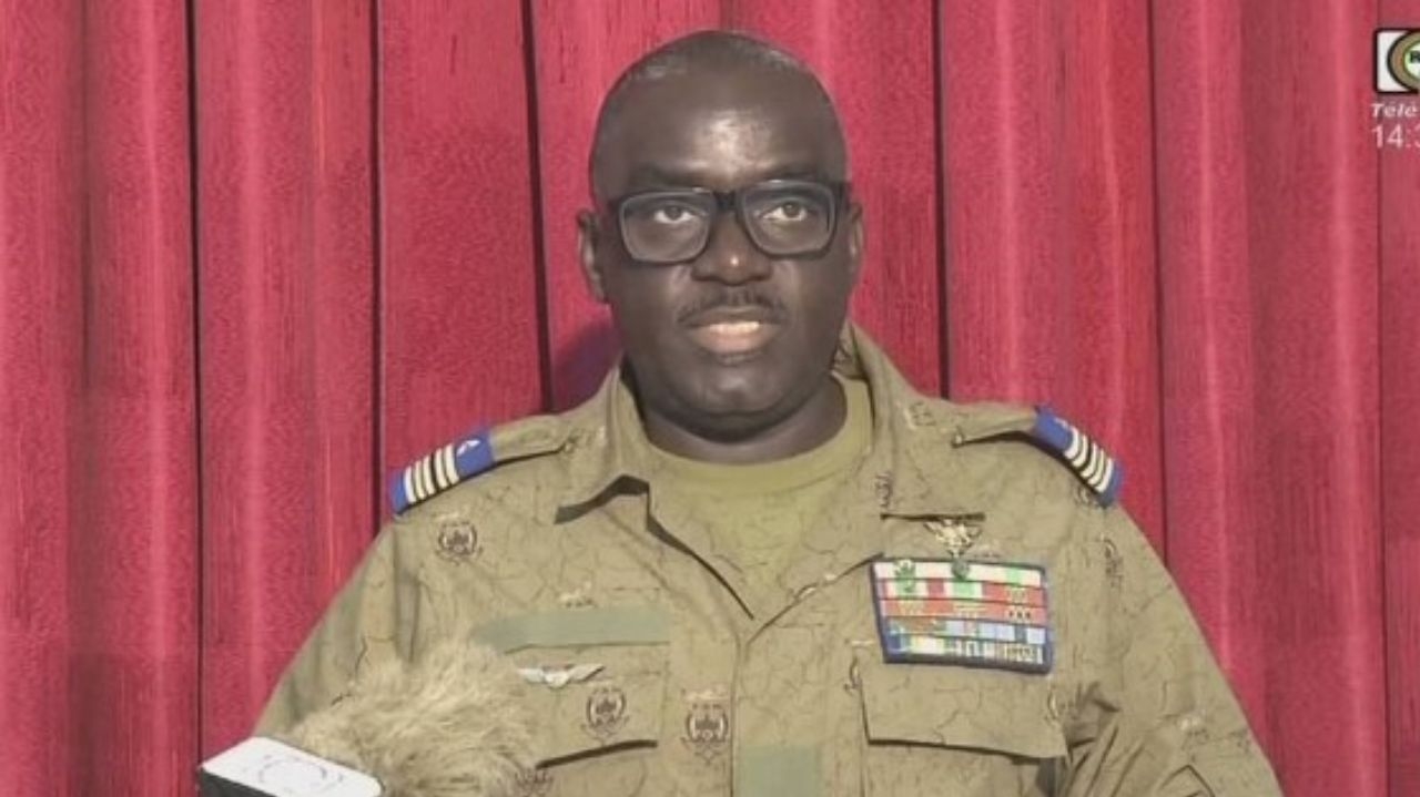 França é acusada de preparar intervenção militar no Níger