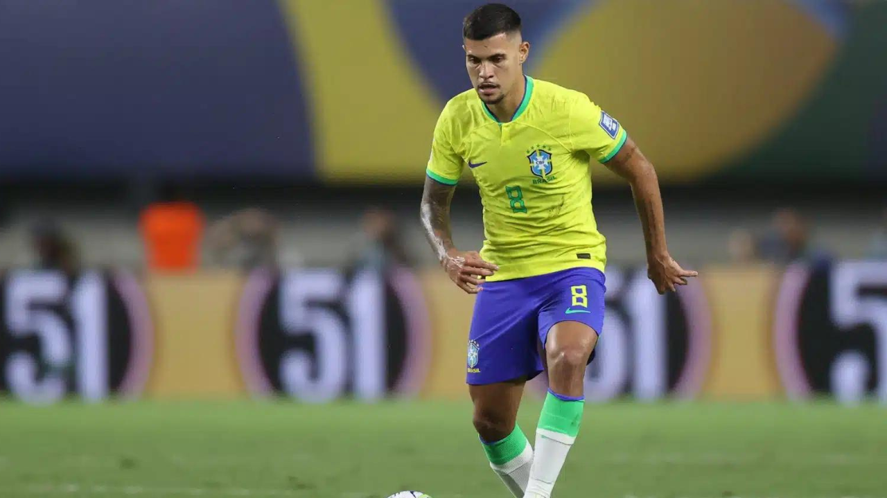 Bruno Guimarães busca protagonismo com Fernando Diniz na Seleção Brasileira