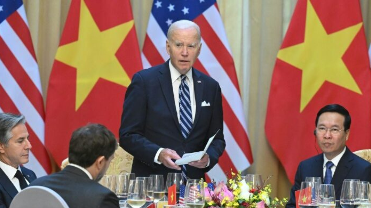 Joe Biden e empresas de tecnologia dos EUA discutem semicondutores no Vietnã