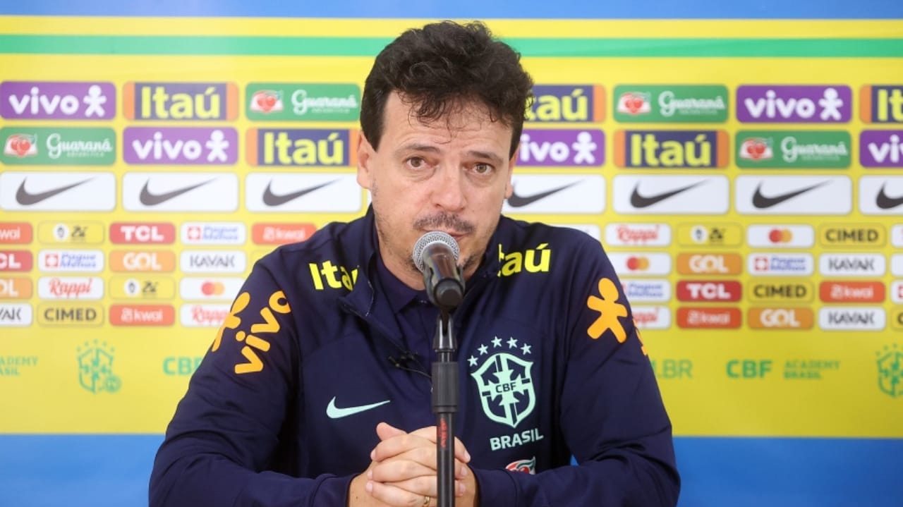 Após vencer partida, Diniz reconhece falhas, mas destaca aspectos positivos no Peru