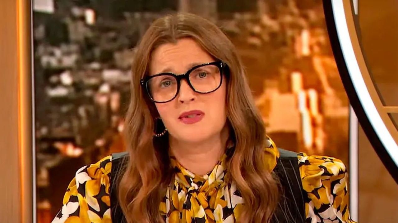 Drew Barrymore cancela retorno de seu talk show em meio à greve