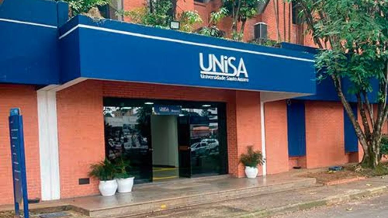 Ministro exige investigação rigorosa após má conduta de estudantes em evento universitário