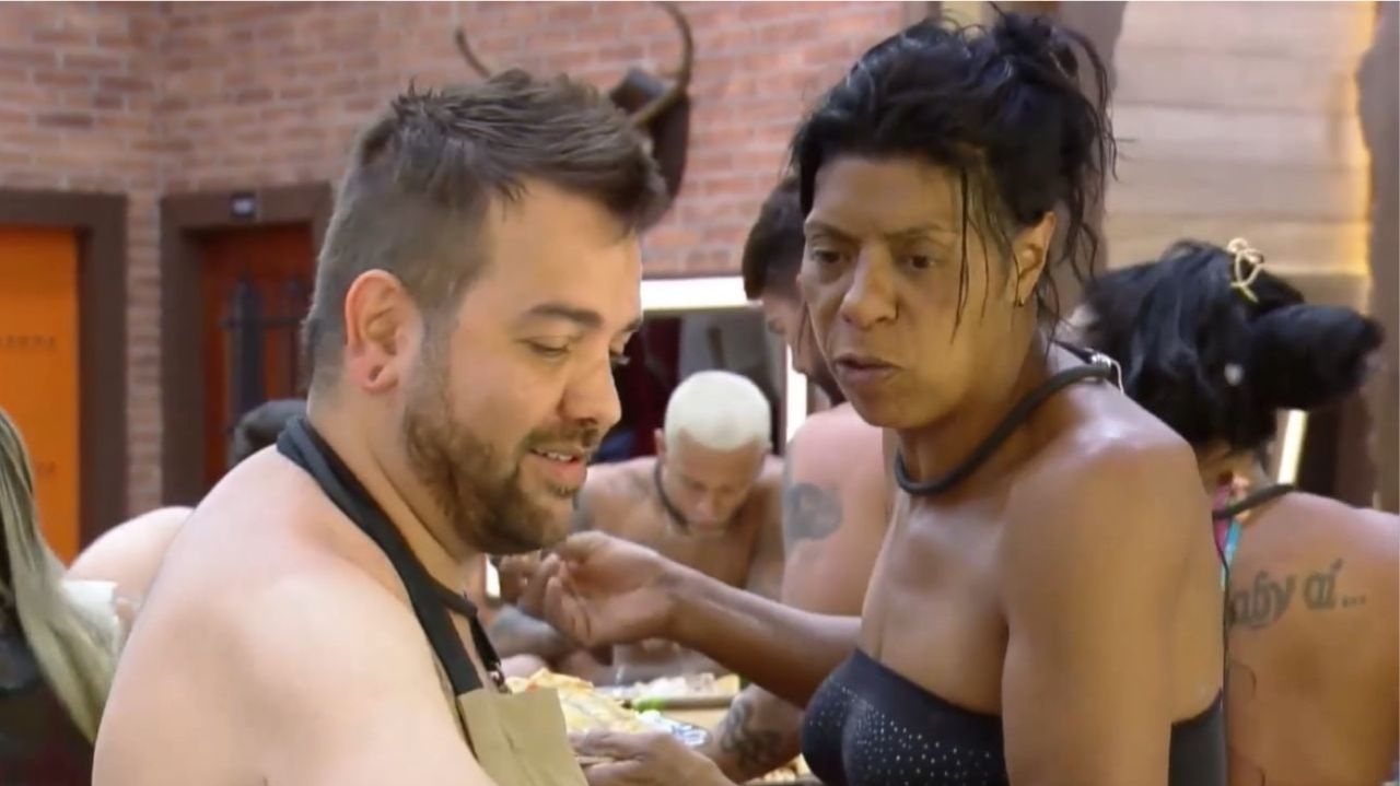 A Fazenda 15: Márcia Fu e Sander Mecca brigam por causa de comida