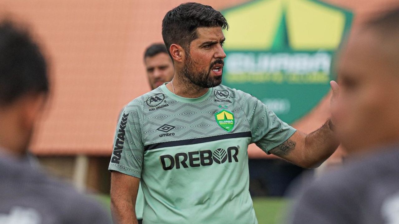 Cuiabá volta a vencer após seis jogos e treinador fala em manter os pés no chão