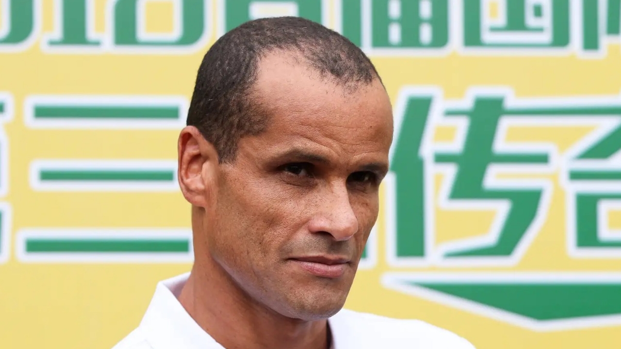 Rivaldo negocia para uma provável SAF do time do Santa Cruz