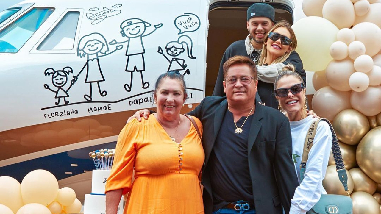 Após criticas, Zé Felipe mostra tatuagem feita para a mãe