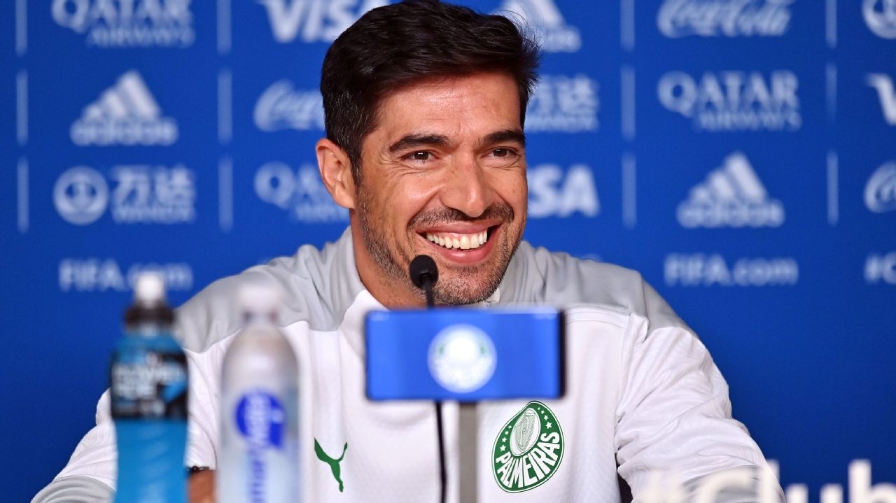 Abel Ferreira ficou satisfeito com o desempenho do time mesmo diante da derrota
