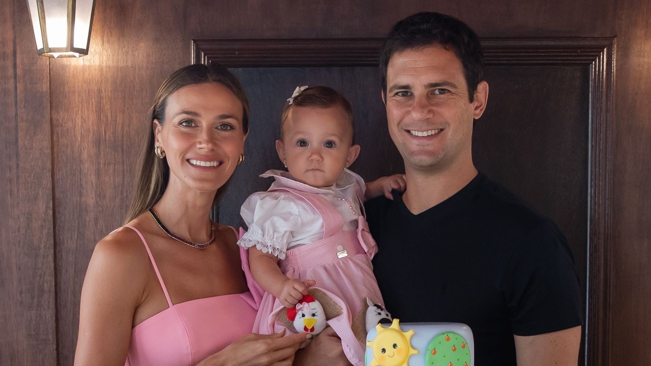 Em festa intimista, Renata Kuerten comemora 1 ano da filha