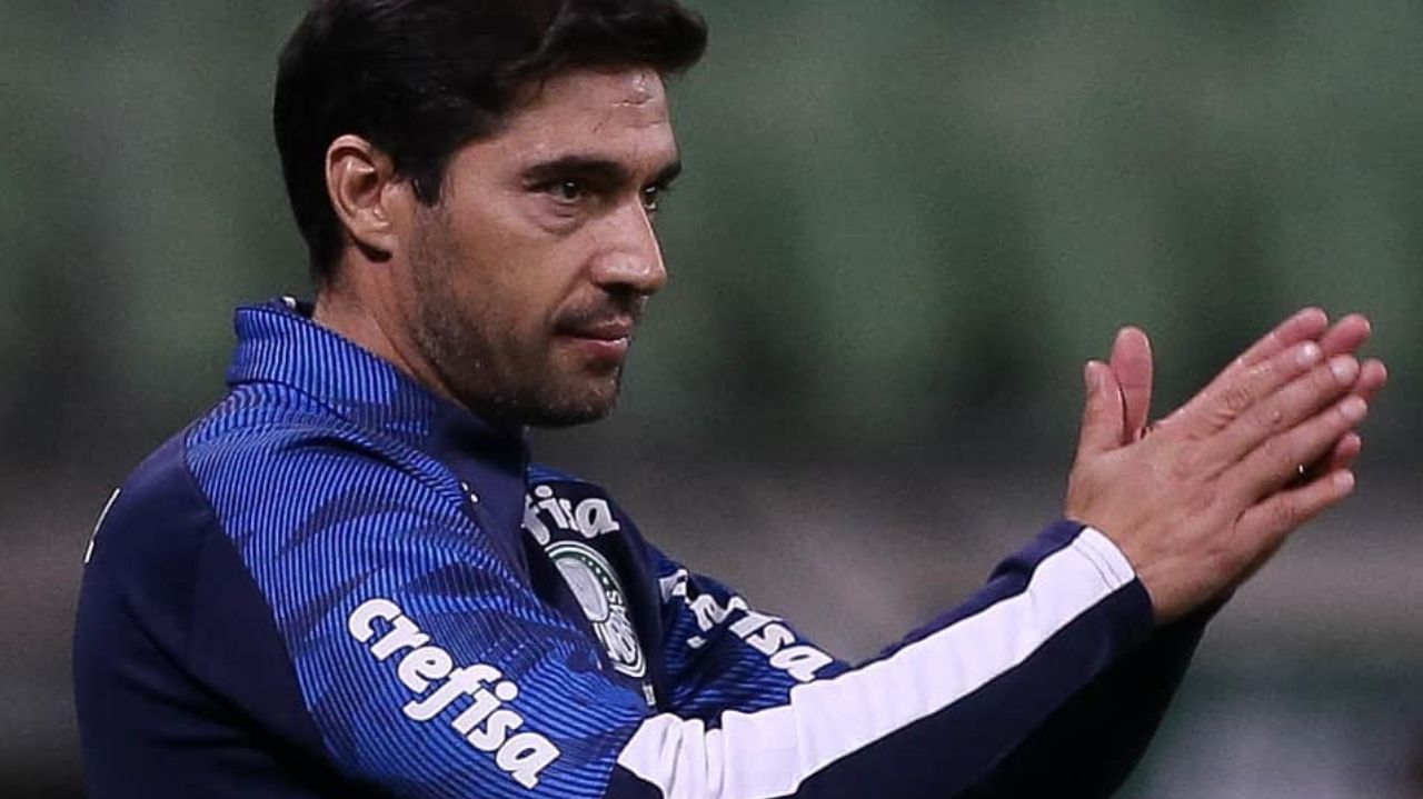 Abel Ferreira é denunciado no STJD por insinuações contra arbitragem