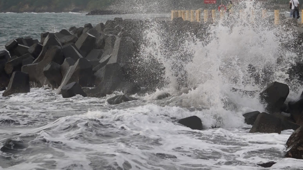 Passagem de tufão em Taiwan deixa um morto e centenas de feridos