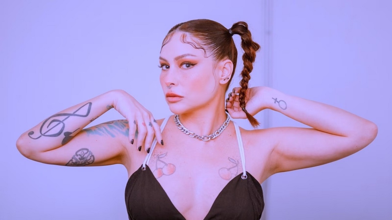 Pitty celebra 20 anos de “Admirável Chip Novo” com álbum de releitura