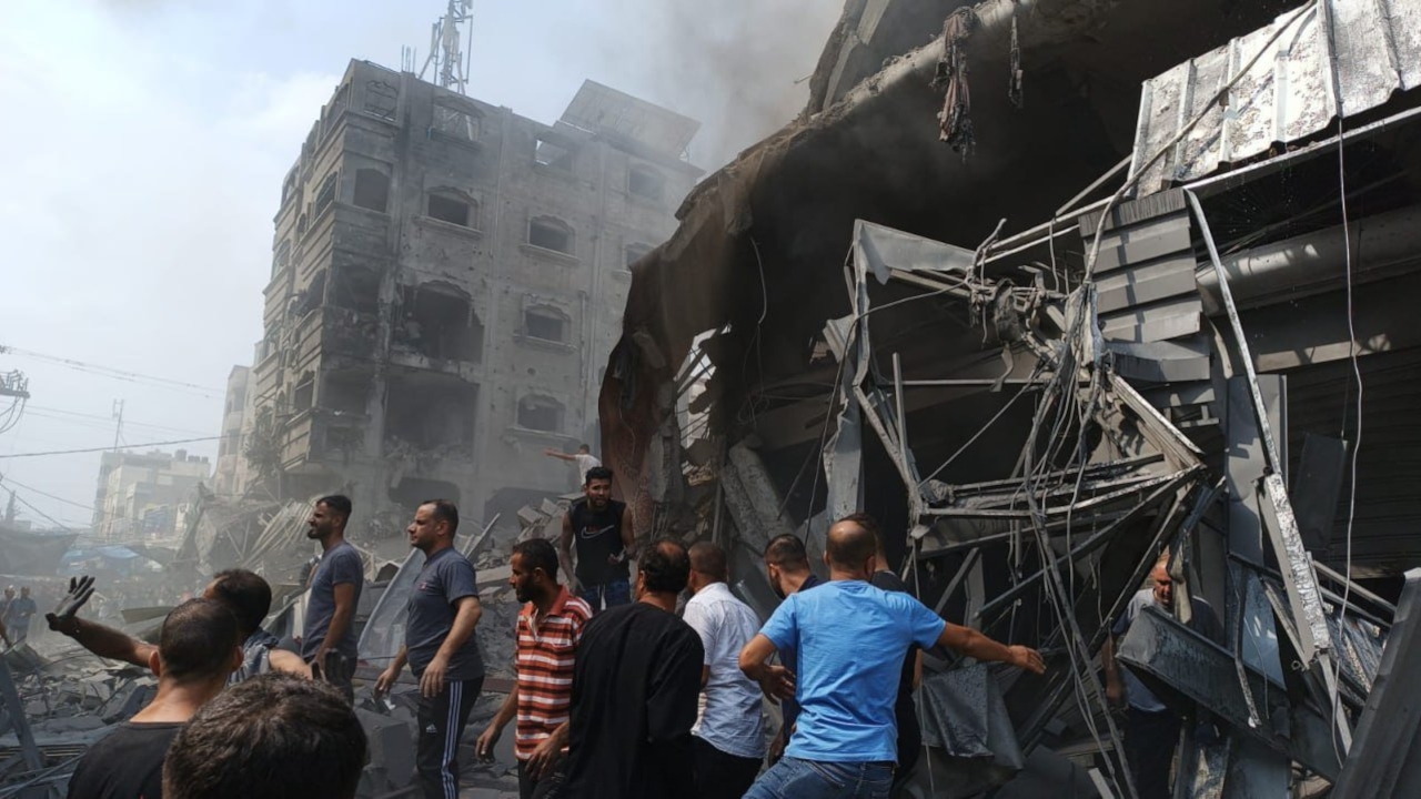 Conflito entre Israel e Hamas entra em terceiro dia com mais de 1.200 mortos