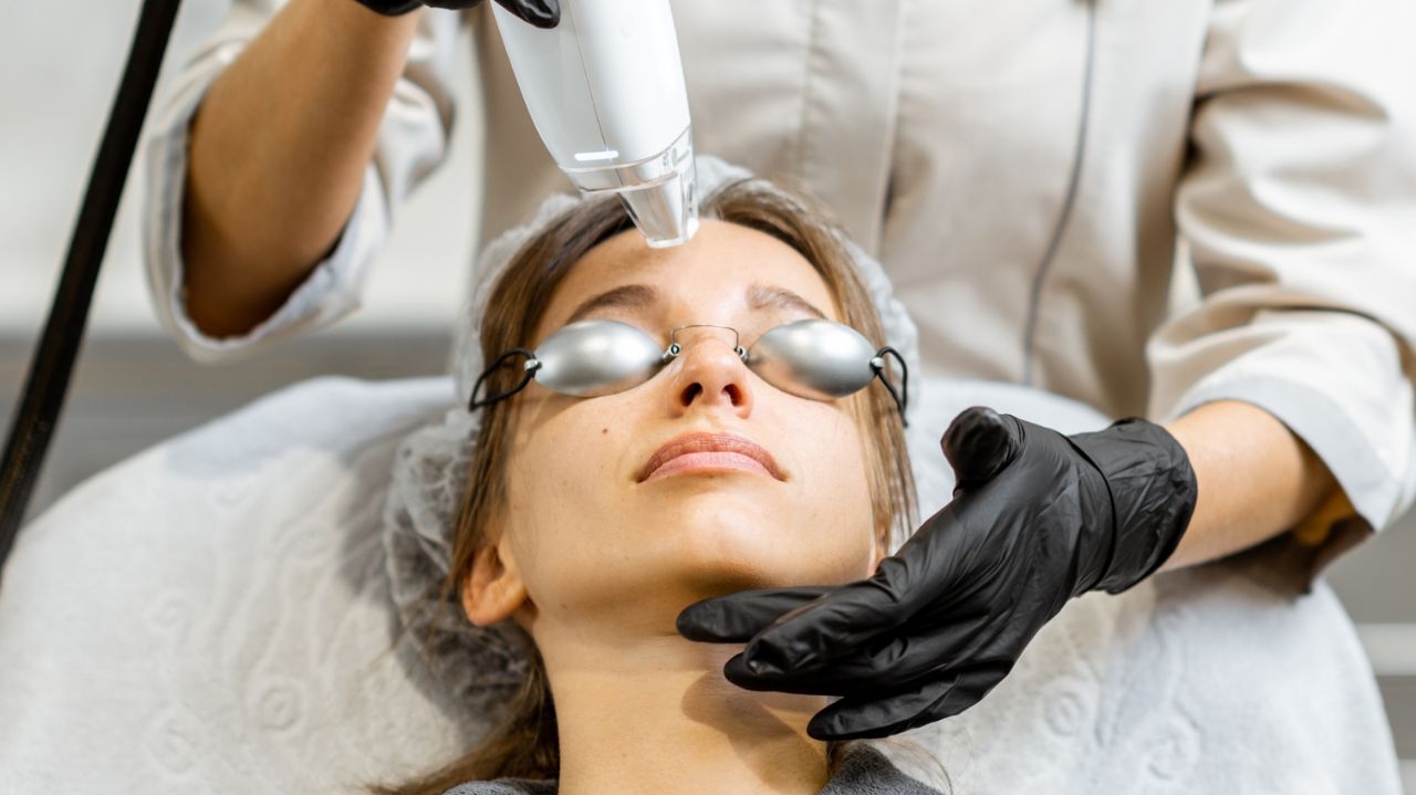 Quiet luxury: tendência invade estética com busca por resultados mais discretos