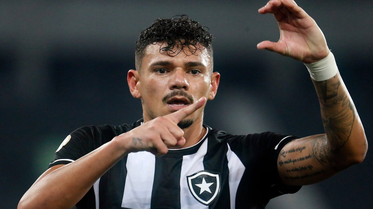 Comentarista é a favor da convocação de Tiquinho Soares para a Seleção Brasileira
