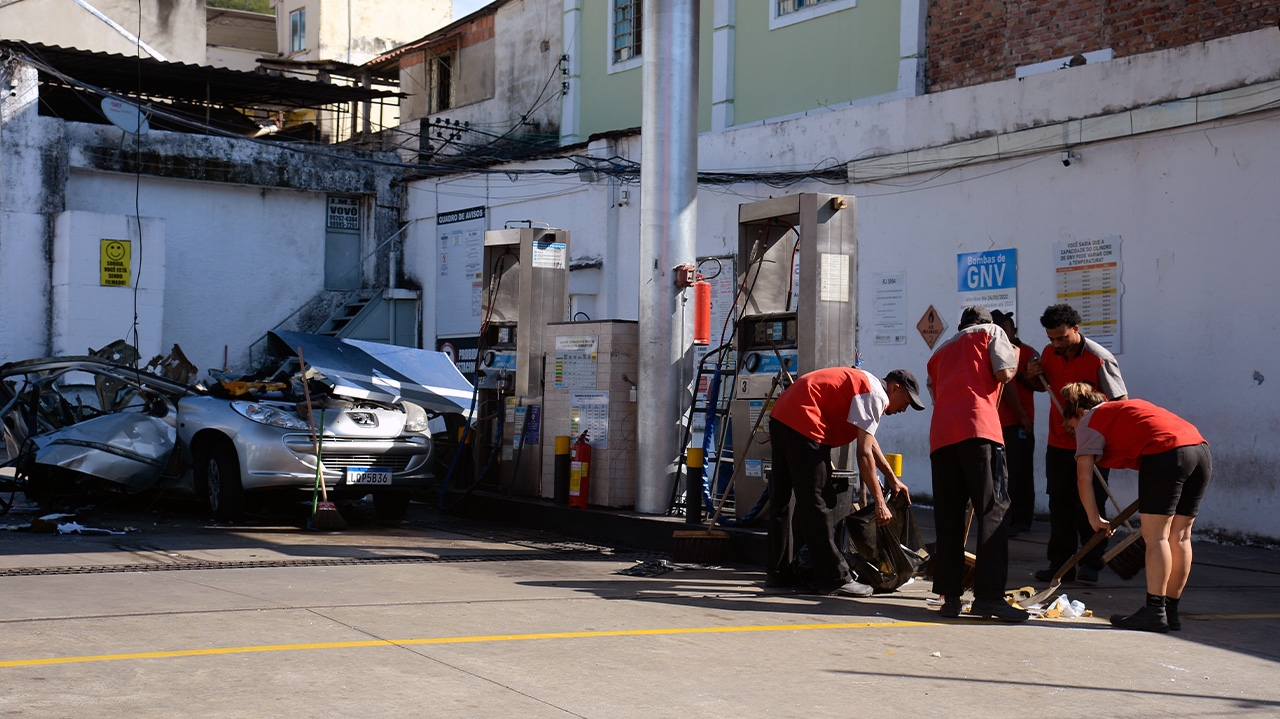 Veículo explode durante abastecimento com GNV em posto na Zona Norte de SP