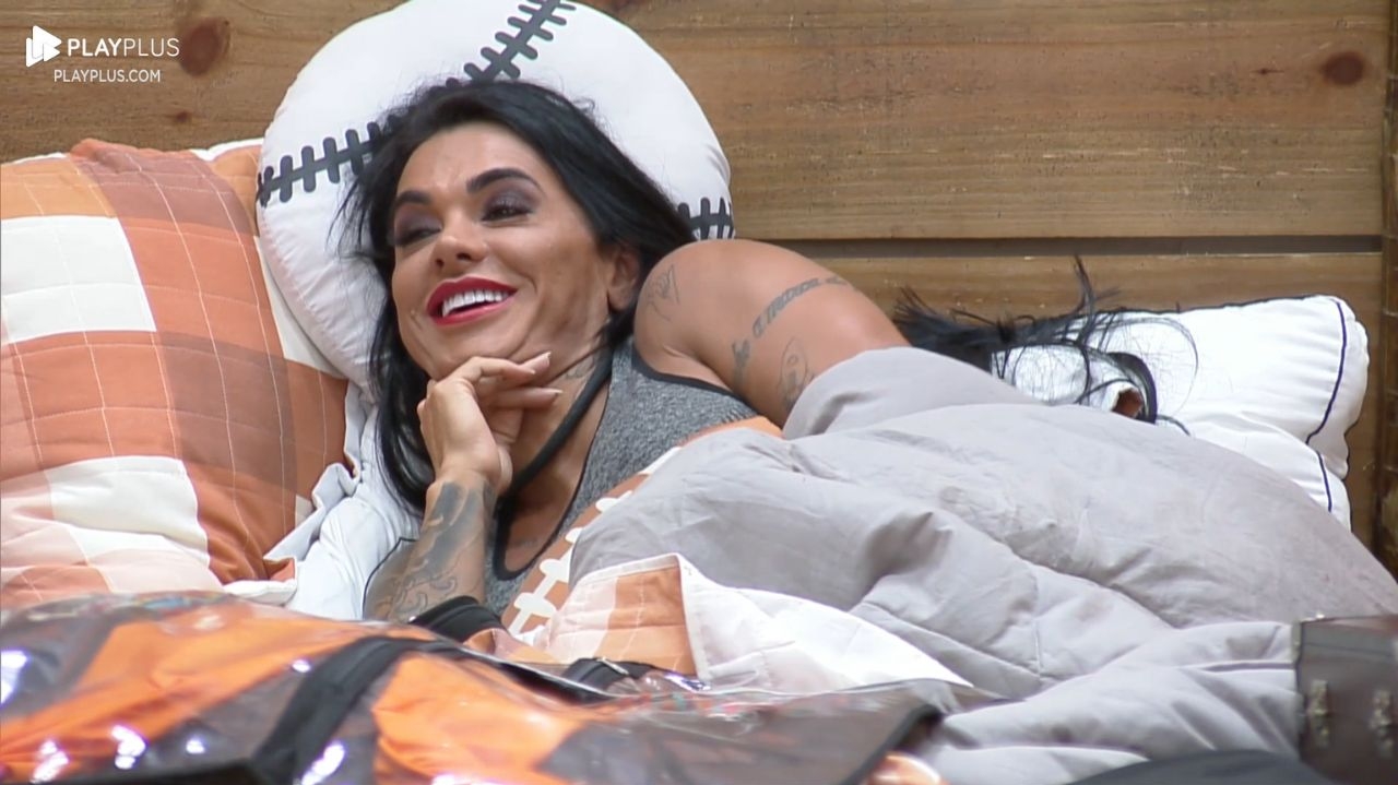 A Fazenda 15: Márcia Fu e Simioni entram em confronto verbal e clima fica tenso entre peoas