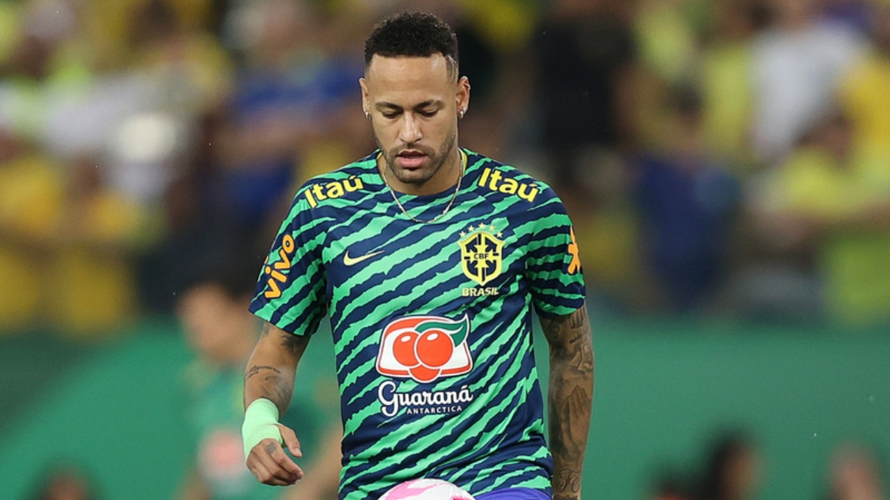 Neymar teria xingado o presidente da CBF e se recusado a viajar para o Uruguai, afirma narrador