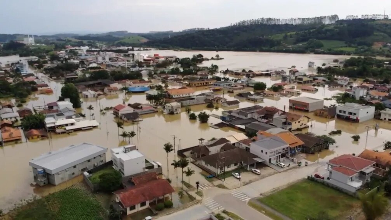 Chuvas intensas afetam 144 municípios em Santa Catarina