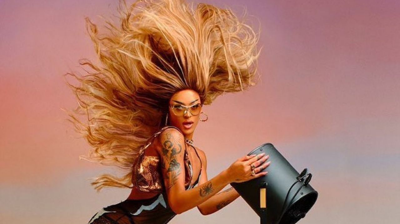 Pabllo Vittar confirma “Idiota” no “Batidão Tropical Vol.2”