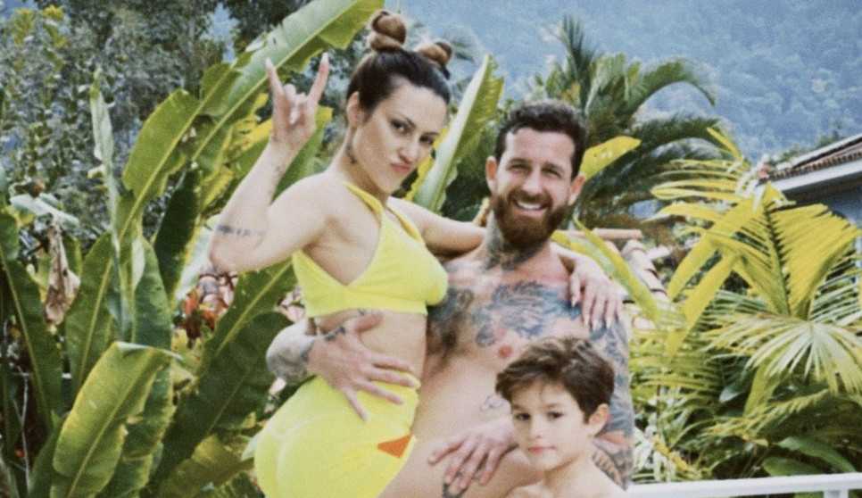 Cleo Pires compartilha imagens do casamento dela com Leandro D’Lucca