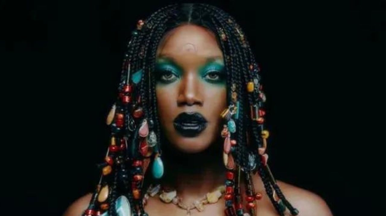 O álbum “AFRODHIT”, de IZA, alcança a marca de 30 milhões de streams no Spotify