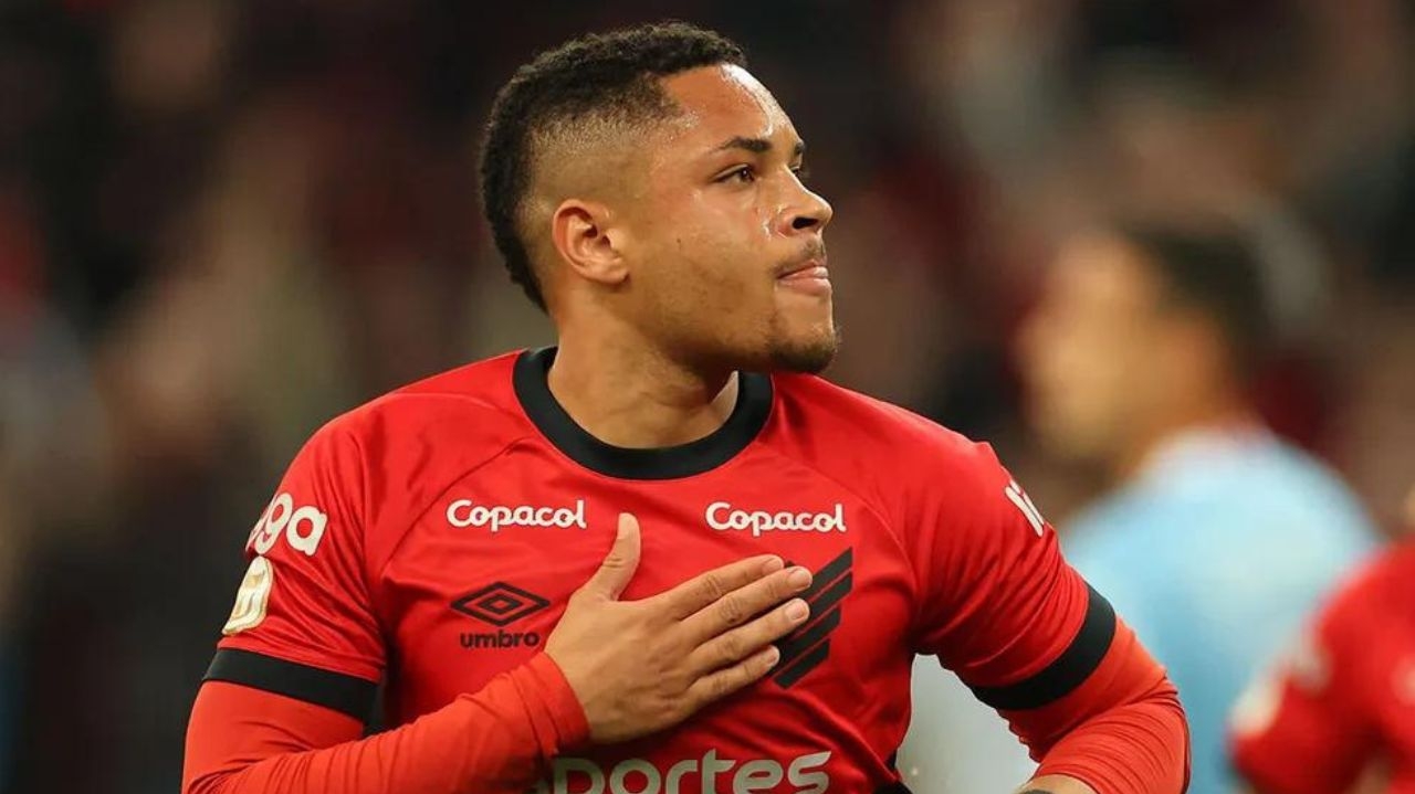 Vitor Roque expressa sua prioridade pelo Barcelona e visa transferência em janeiro