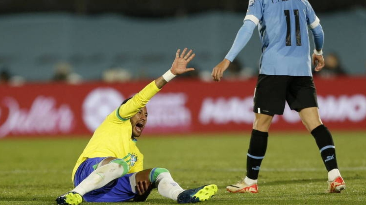 Fracasso em dose dupla: derrota para Uruguai e Neymar lesionado complicam Brasil de Diniz