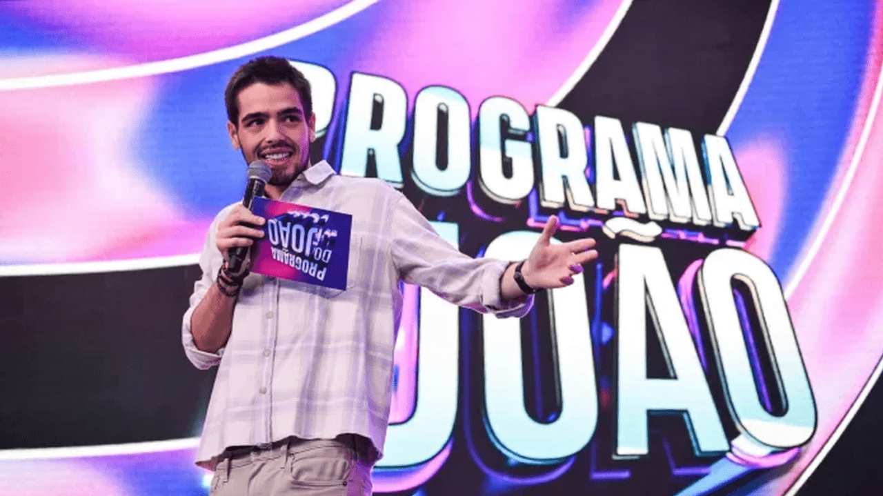 João Silva chora ao receber mensagem de carinho de Faustão em novo programa da Band