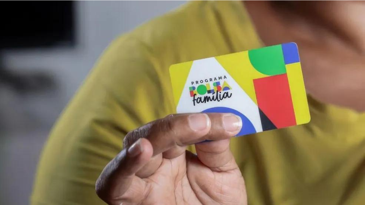 Bolsa Família “turbinado” ainda deixa três vezes mais negros na pobreza do que brancos