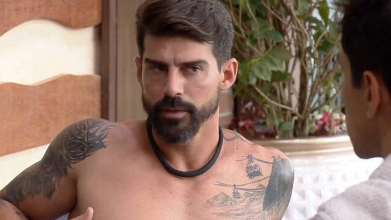 A Fazenda 15: Radamés fala sobre estratégia dos grupos