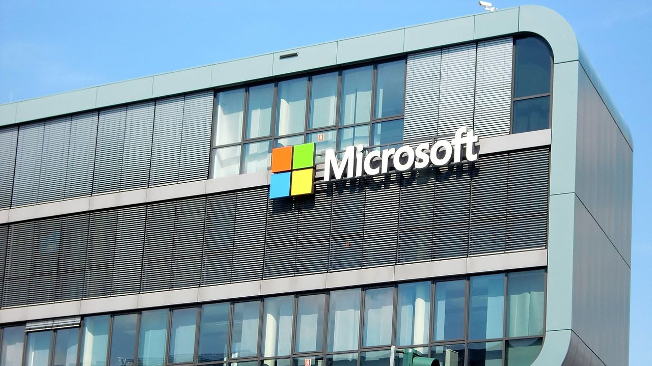 Microsoft anuncia investimento massivo para setores de nuvem e IA na Austrália