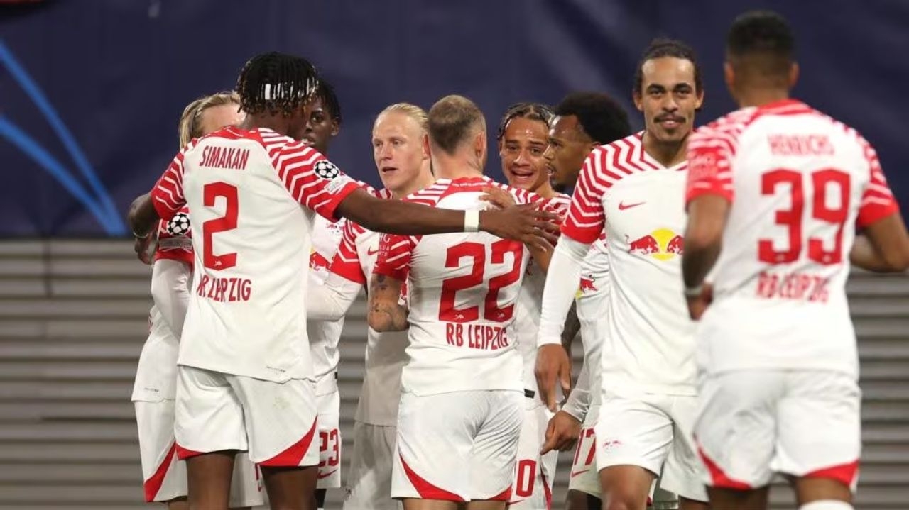 RB Leipzig vence o Estrela Vermelha em casa e encaminha classificação