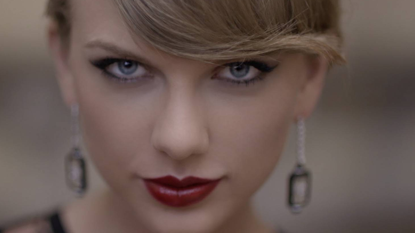 Taylor Swift conta motivo de preferir “Blank Space” a “Sl*t!”