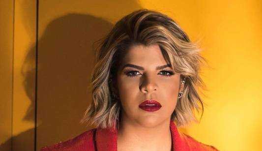 Paula Mattos revela sexualidade: “/Estou aqui me assumindo gay.”/