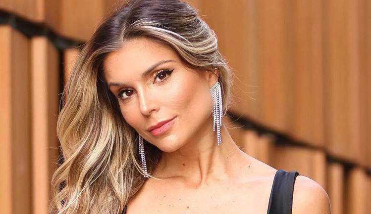 Flavia Viana desabafa: “/A amamentação me proporcionou esse tipo de corpo”/