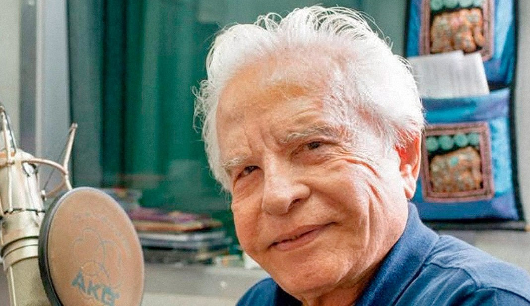 Cid Moreira é processado pelo filho que alega falta de apoio emocional e suporte.