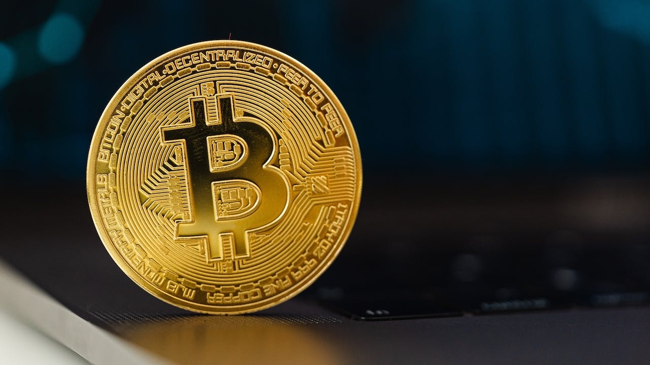 Valor do Bitcoin tem queda de 0,46% e Ethereum tem alta de 0,65%