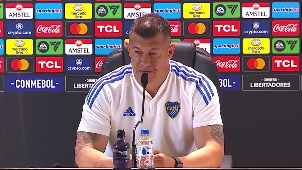Após derrota na Libertadores, Jorge Almirón deixa cargo de treinador do Boca Juniors