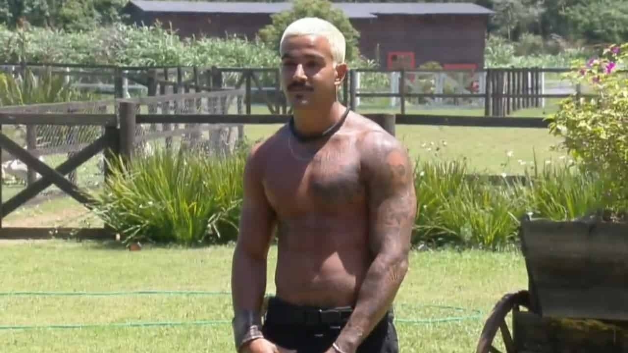 A Fazenda 15: Yuri Meirelles é acusado de homofobia por Jaquelline