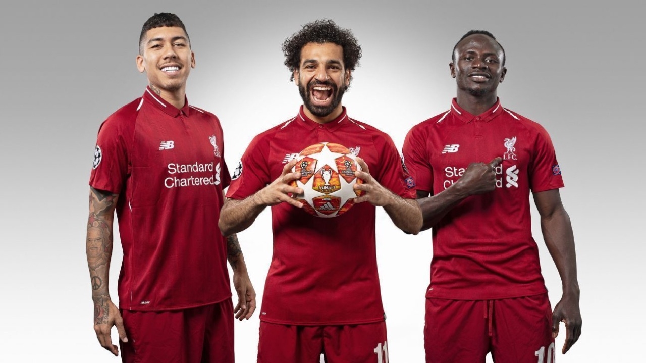 Firmino comenta sobre como era a relação de Salah e Mané em sua biografia