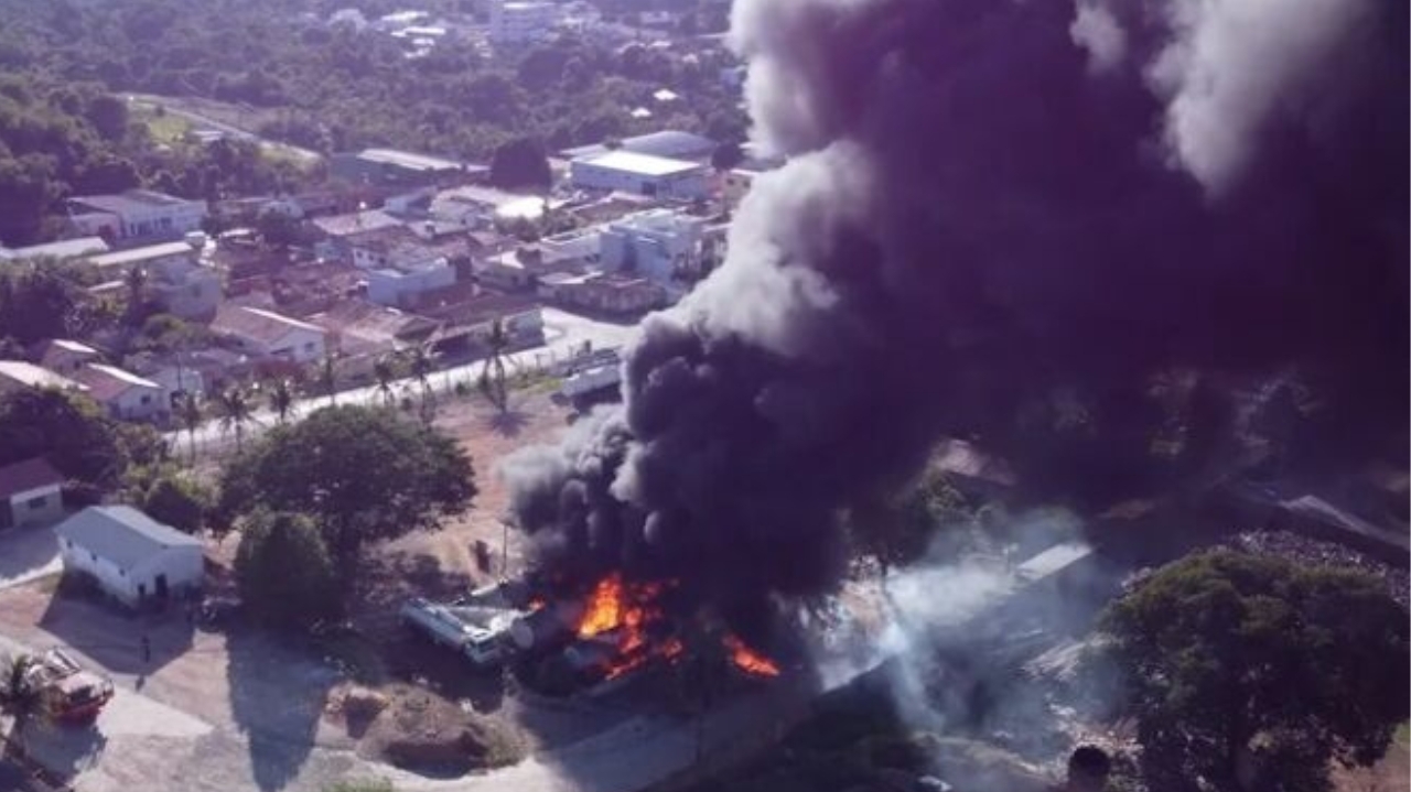 Incêndio de grandes proporções atinge depósito de diesel em Dianópolis, Tocantins