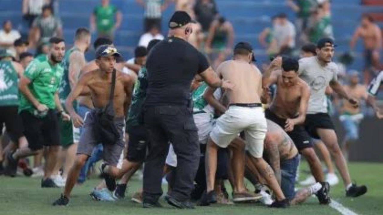 Cruzeiro anuncia processo de devolução de ingressos após punição do STJD