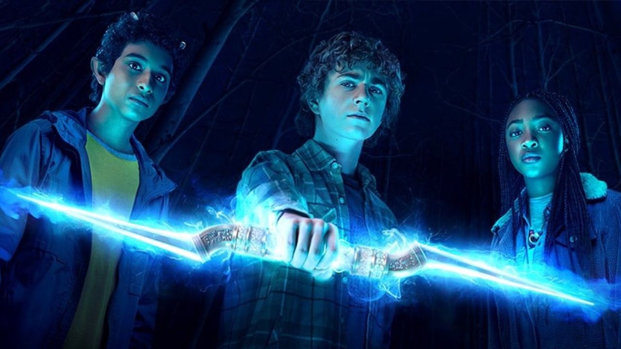 Percy Jackson enfrenta monstro em novo pôster da série do Disney+